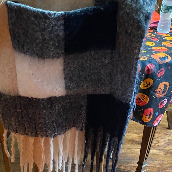 Blanket shawl with pockets - Picture 1 of 2